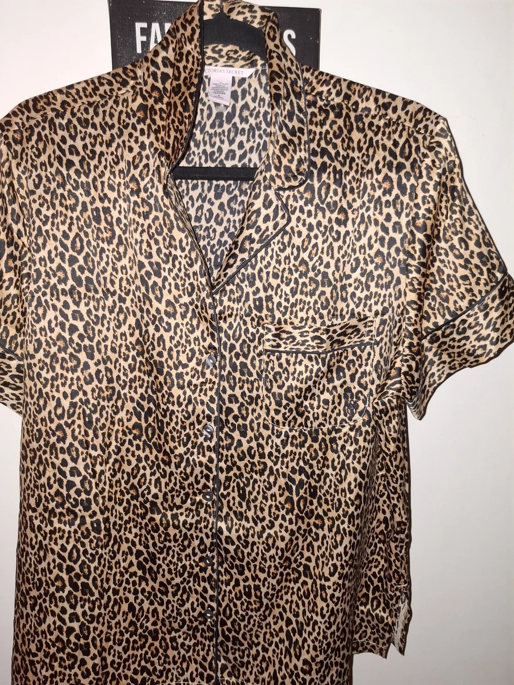Victoria's Secret Leopard Print Satin Pajama Set Women's shorts M